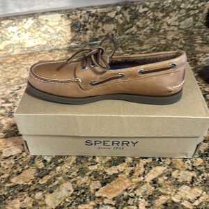 New in box Sperry Top-sider men’s size 6